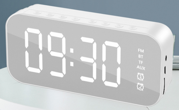 R-A18 (Bluetooth 5.0,4–6 hours playtime,Lightweight plastic housing material)